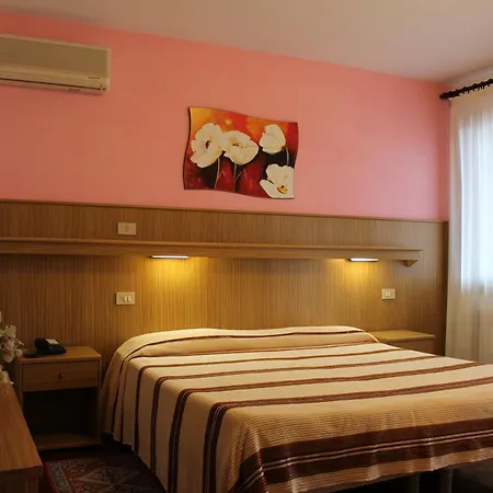 Ξενοδοχείο Ristorante Dotto 3*