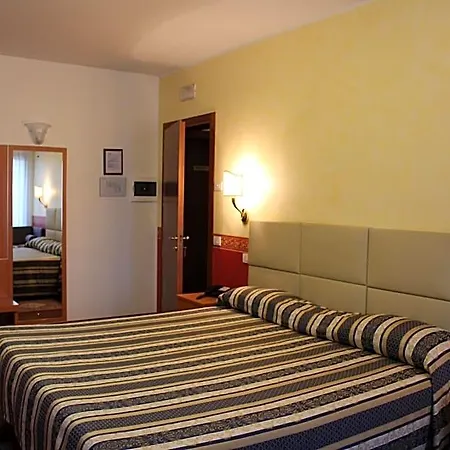 Ξενοδοχείο Ristorante Dotto 3*